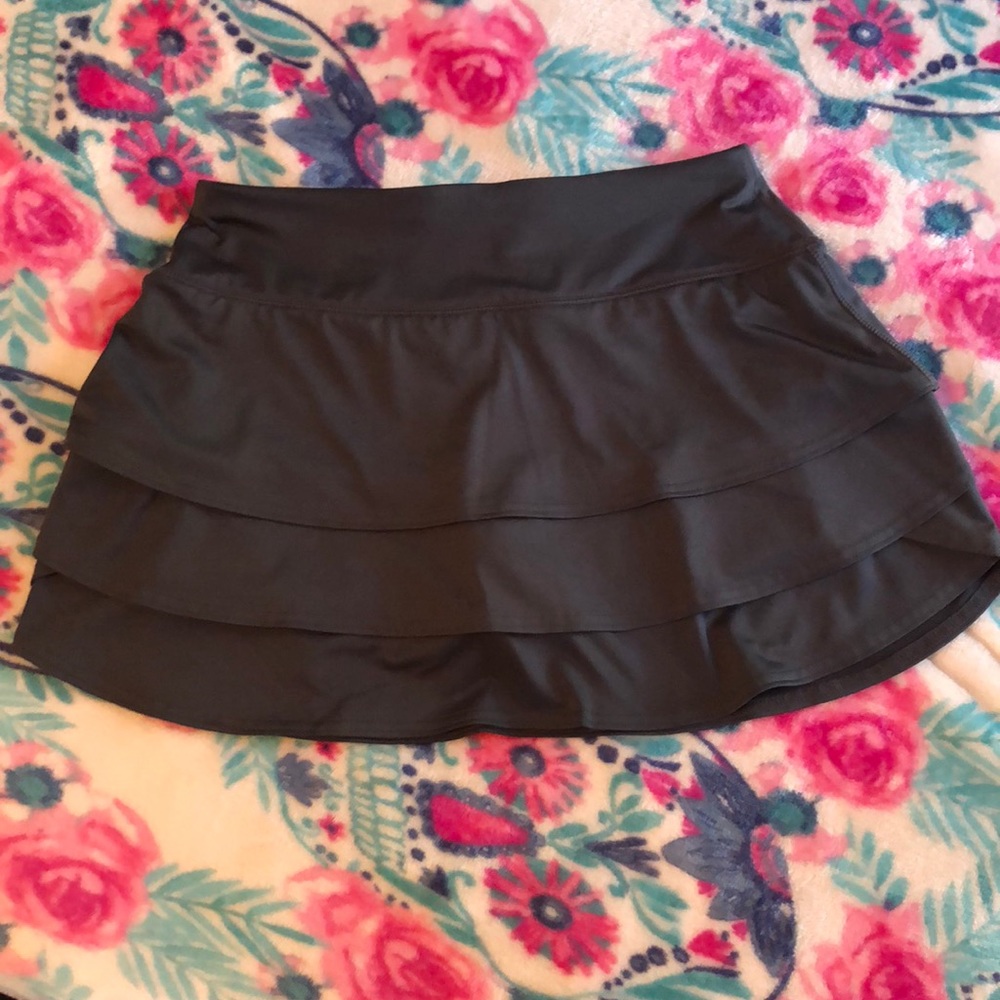 Athleta swagger Skort size small grey